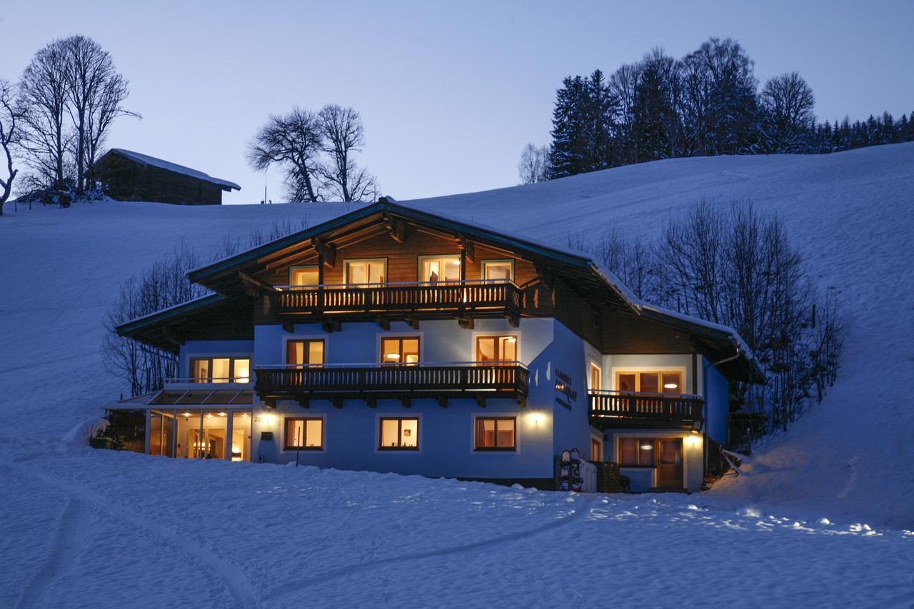 Saalbach Apartments Landhaus Bernkogel - Ski In Ski Out Esterno foto